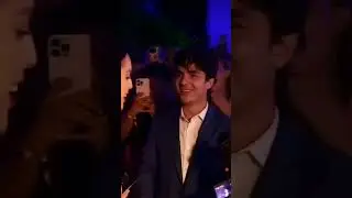 Olivia Rodrigo gets a prom proposal from a fan! 😮🤭