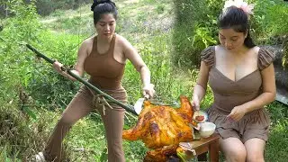 Forest Living &ndash; Catching a Chicken and Grilling It in Bamboo with Chili