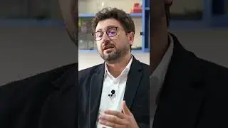 &Ccedil;far&euml; u humb nga harresa e industris&euml; ushtarake