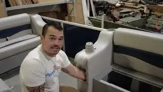 Установка подлокотника на понтонный катер — ВИДЕО