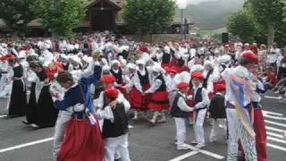 Folklore Dancing with Itxas Alde: Andra Mari in Bakio - Basque Country [Travel with Manfred]