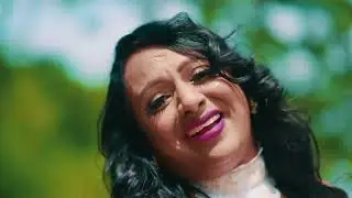 Sharmilla Ramsaroop - 90&rsquo;s Bollywood Mashup [Official Music Video] (2024)