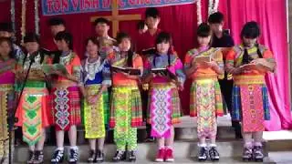 Xyoo Tshiab Los Txog | Pab Cheeb Nyeej 2018 | The Teen Singing New Year 2018