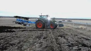 Lemken Jewel 8, Fendt 718 on land plowing