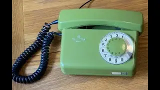 Radomska Wytw&oacute;rnia Telekomunikacyjna RWT Telekom Tulipan Rotary Dial Table Telephone