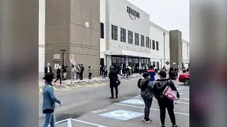 These Amazon Workers Had Enough of Jeff Bezos' Crap
