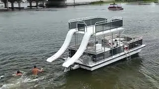 Panama City Beach - Attraction - Pontoon Boat Rentals