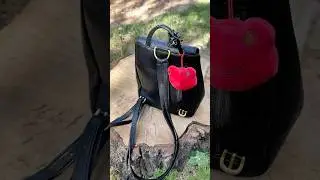 Как удобнее носить рюкзак (backpack )🎒 #baglover #bag #vintagebag #whatsinmybag