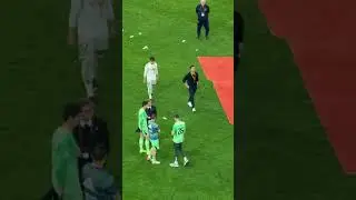 Mbappe stopped his teammates from giving Barcelona Guard of honor😢 #edits #football #realmadrid