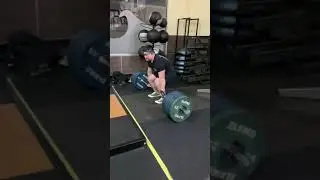 545lb deadlift at 24 hour fitness before management complained about non-control of weight