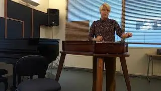 Esittelyss&auml; kantele