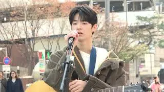 Winter day  자작곡 -  고 3년  강우진 - 첫 신촌  버스킹 .