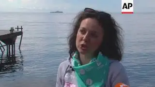 Volunteers dive to bottom of Baikal Lake for rubbish clean up ++REPLAY++