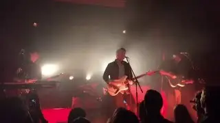The Elwins - Stuck In The Middle (live)