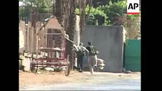 Heavy fighting between pro and anti gov't supporters in central mountains