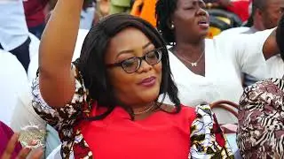 RONNICK LUKOMBO avec MAMAN L'OR MBONGO   (CELEBRATION PAQUES 2023)