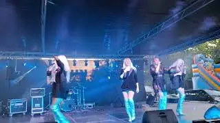 Trupa  A.S.I.A -  Eu,tu si luna de pe cer LIVE