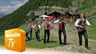 Die Mayrhofner - Mit Schnurrbart, Hut und Geige (Offizielles Musikvideo)