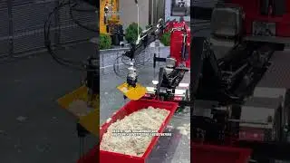 1/14 hydraulic crane dump truck, when paired with the yellow metal hydraulic clamshell bucket