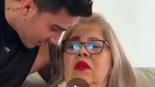 Mi Terapeuta; Joven paciente se obsesiona con su Madura (Milf) Terapeuta, desatando pasi&oacute;n y dedeo