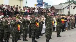 Defilarea militarilor la Telciu