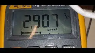 Basic metal detector. Metal detector is LC parallel circuit at resonance. Current changes with metal