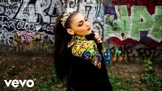 Eleni C - Queen