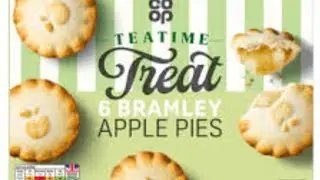 Taste Testing & Reacting to Co-op Bramley Apple Pies!! (Food Review) | feat. DangerBug427