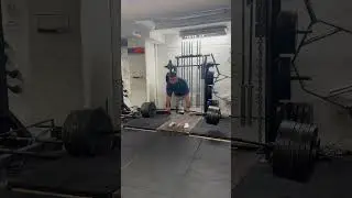 320kg deadlift