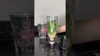 Green goodness: Banana, pear, and spinach smoothie recipe for a refreshing detox