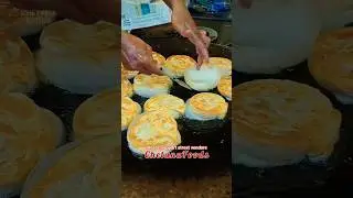 any fans❓ Madurai Bun Parotta😍 the art of making crunchy & soft parotta🤤 Best Indian Street Food