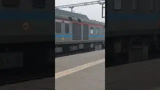 12555 Gorakhdham Express arriving New Delhi with RPM WAP7 30477