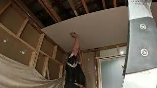 Hang plaster in the Bathroom. Drama as it all go sideways