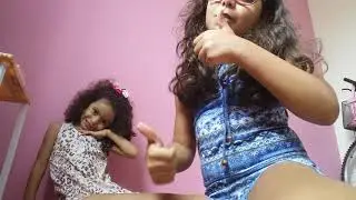 Brincando com a minha irmã