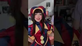 EnderGirl e il cosplay di Pomni da digital circus