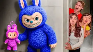 ENTREGARAM um LABUBU ESTRANHO na NOSSA CASA e ELE NÃO QUER IR EMBORA! *Deu ruim! Pai Também Vloga