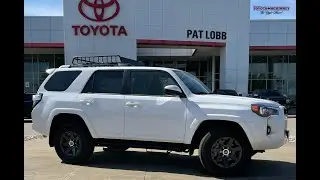 2022 TOYOTA 4Runner Trail Edition in Super White walk-around what's new differences