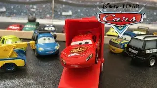 ディズニーピクサーカーズベストストップモーションコマ撮り最初のレースシーン 再現#1Dinoco400 パート1リメイク  リアル・ゴーン