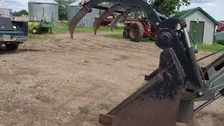 BigIron Auctions Miller 7' Bucket W/3 Tine Grapple For P12 Loader