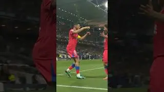 Team reaction to Neves insane bicycle kick. 🤯 #PSG #Ligue1 #JoaoNeves