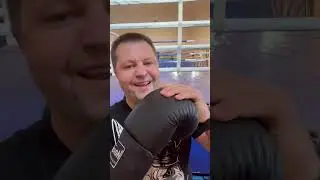 Распаковка 😂 новые перчатки для спарринга 18oz и лапы-ракетки. Продолжение следует #экипировкабокс