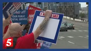 Postal service members rally amid talks of privatization