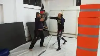 Contra lowkick interior Tedi Combat Team antrenamente K1 Muay Thai Kempo MMA