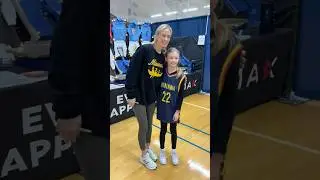 i love when the little fans get noticed by the players ❤️ #shorts #wnba