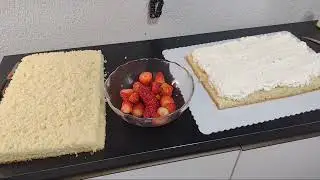 Montando Um Bolo de leite ninho com morango De 3 Kilos