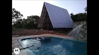 Colocando as Telhas Termoacustica  no Chalé Suíço.