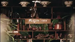 MEDJORA CAFE , rumah makan bernuansa bali