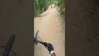Cat&rsquo;s paw to reef drop 🔥 highland mtb park what a cool line.  #mtb #bikepark #downhill #mountainbike