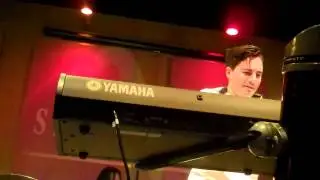 Jonatahan Fritzen performs Undercover Live at Spaghettinis
