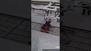 Мастер класс от инструктора, неправильная посадка на подъемник: - А он точно инструктор?